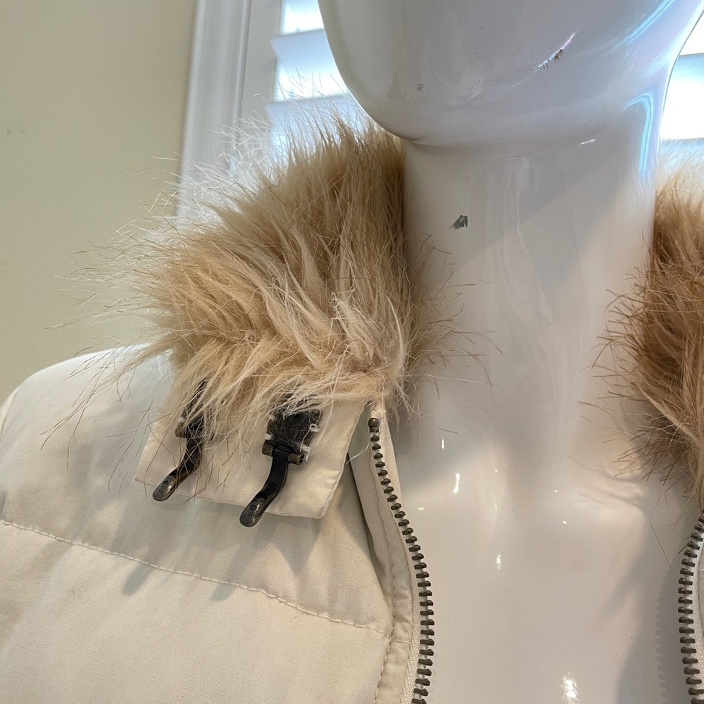 SOLD❤️ Express Size 8 Beige Puffer Fur Coat - Picture 10 of 13